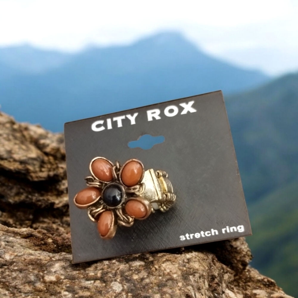 City Rox Stretchable Flower Ring